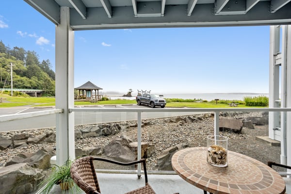 Bay View, Balcony with Seating