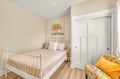Bedroom with Queen