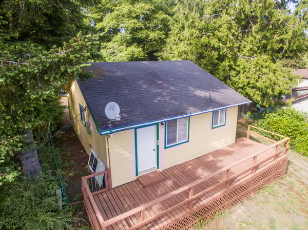 Exterior/Deck