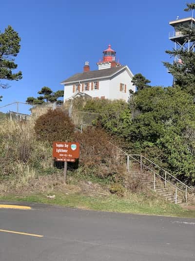 Yaquina Bay Lighthouse in Newport, Oregon